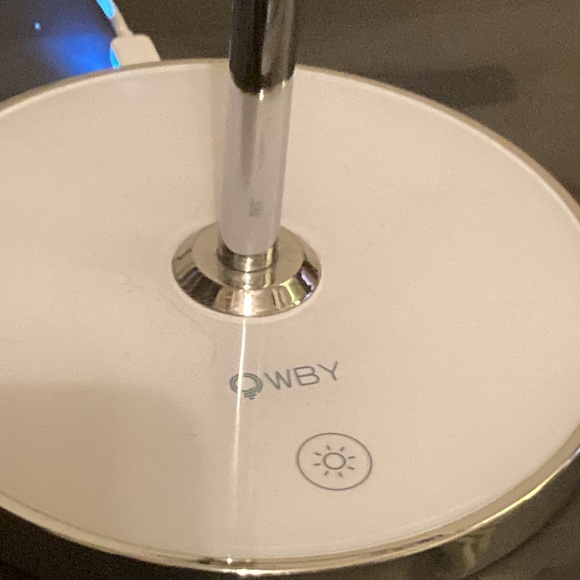 Magnify Table Top Lighted Mirror - Picture 3 of 6